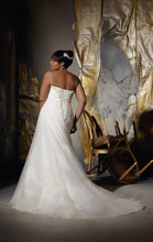 Load image into Gallery viewer, Sweetheart Mermaid Wedding Dress Organza With Crystal Chapel Train Fall and Winter Bride - A Thrifty Bride Shop
