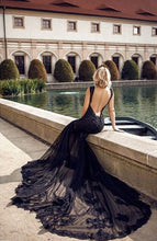 Load image into Gallery viewer, Sexy Mermaid Alternative/Goth Bride Dress Vintage Lace V Neck And Backless