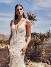 Load image into Gallery viewer, Romantic Lace Mermaid Boho Wedding Dress Sexy Backless With Long Train - A Thrifty Bride Shop