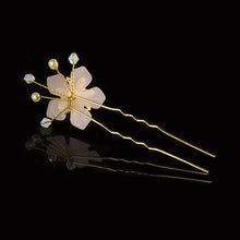 Load image into Gallery viewer, Elegant Bridal Hair Accessory Made With Faux Crystal And Pearls