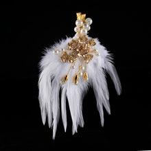 Load image into Gallery viewer, Elegant Bridal Hair Accessory Made With Faux Crystal And Pearls