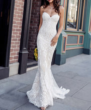 Load image into Gallery viewer, The Sales Rack-Sweetheart Vintage Mermaid Bridal Dress with Unique Lace Appliques And Curve Enhancing Illusion