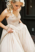 Load image into Gallery viewer, The Sales Rack-Vintage Lace Sweetheart Top Chiffon Backless With Bow Bridal Dress