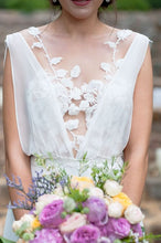 Load image into Gallery viewer, Elegant Beach Bridal Gown With Lace Appliqued Sleeves A-line Bodice And Court Train