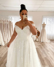 Load image into Gallery viewer, Beautiful Wedding Dress Plus Size A-Line Off The Shoulder With Lace Appliques And Sweep Train