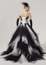 Load image into Gallery viewer, Ball Gown Bridal Victorian Robe De Mariage With Brush Train Free Shipping - A Thrifty Bride Shop